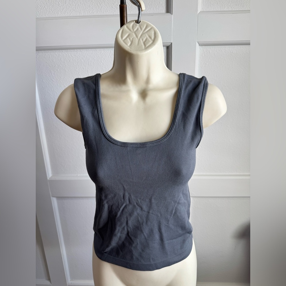 Liz&Sara Ribbed Scoop Neck Top Women’s Size S/M Gray
